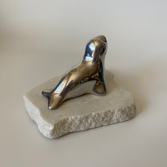 Vintage HASELTON Sculpture Seal Puppy: Aluminum, Marble Base, Signed, Collectibl - Picture 4 of 16